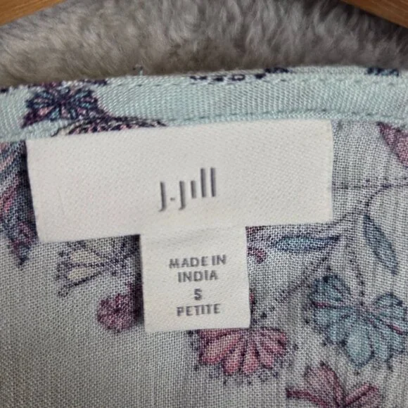 J. Jill Petite S Floral Tunic blouse with V-neck, long sleeves, and tie detail - Picture 3 of 6